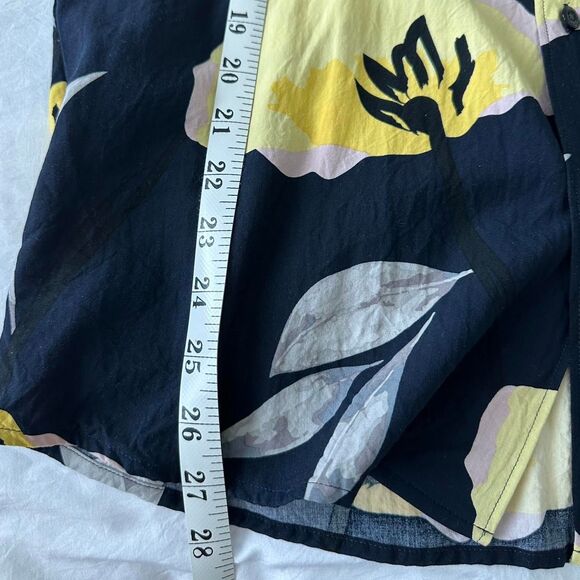 Hugo Boss Men’s Medium Floral Button-Down Shirt Modern Luxury Shirt - Picture 7 of 7